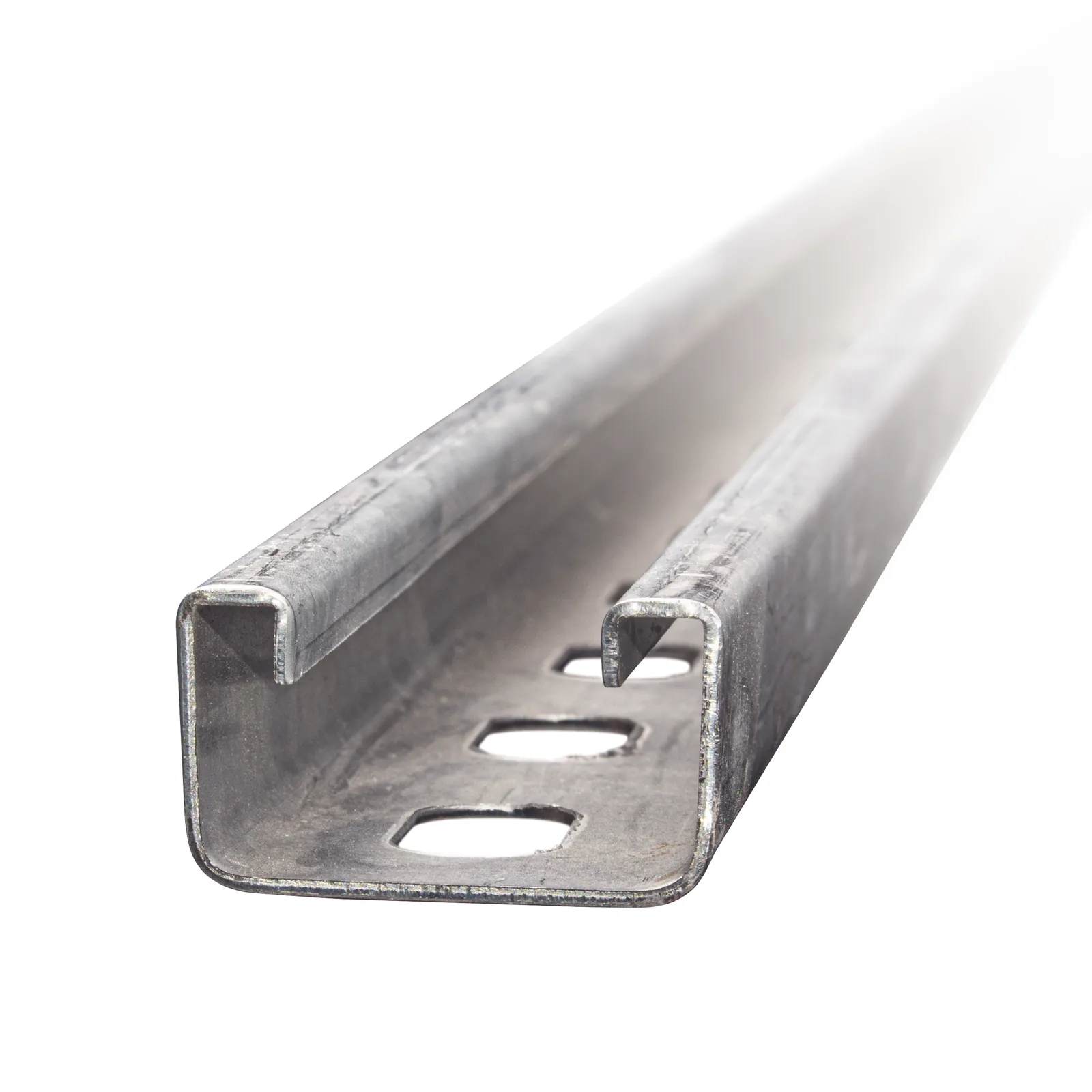 Unicanal Perforado 4 X 2 cm X 3 m / Calibre 14 / Galvanizado Electrolítico.