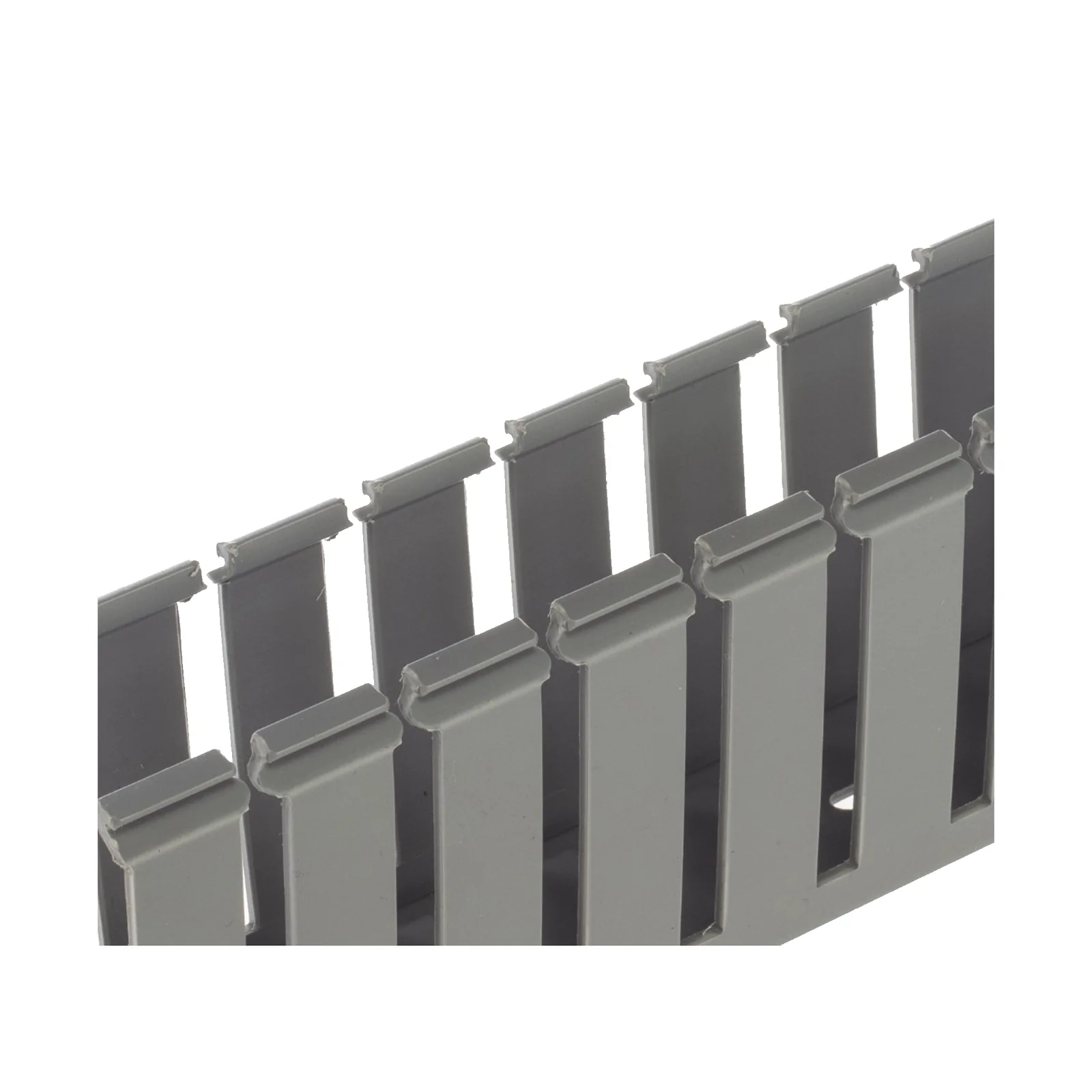 Canaleta Ranurada de PVC sin Tapa, Tipo G, 3.25 in de Ancho, 3.12 in de Alto y 1828.8 mm de Largo, Color Gris