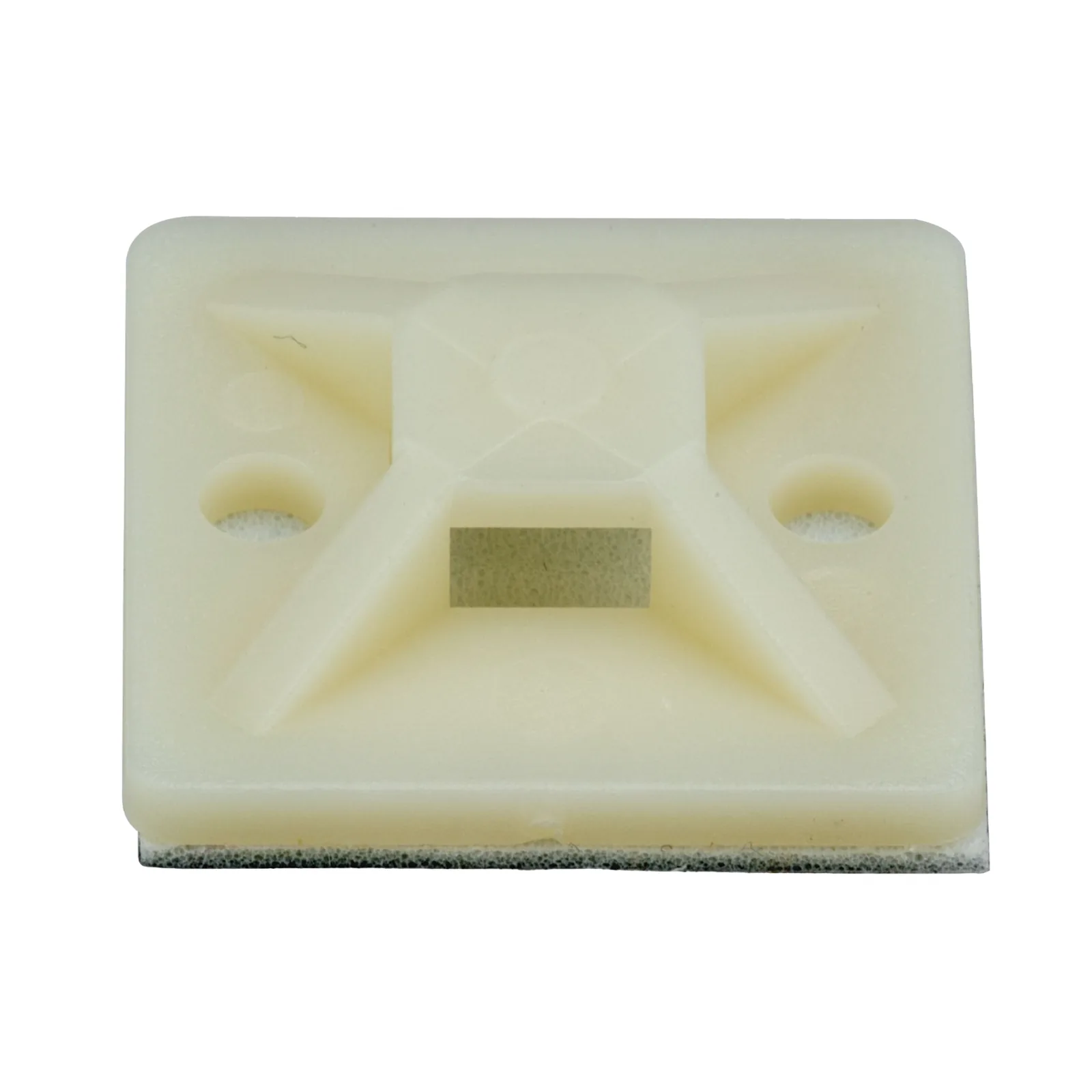 Montaje-Sujetador Adhesivo STRONGHOLD de 4 Vías de 3/4" x 3/4" x 1/4", Color Natural, Nylon 6.6 Retardante de Llamas V-2, Paquete de 100pz